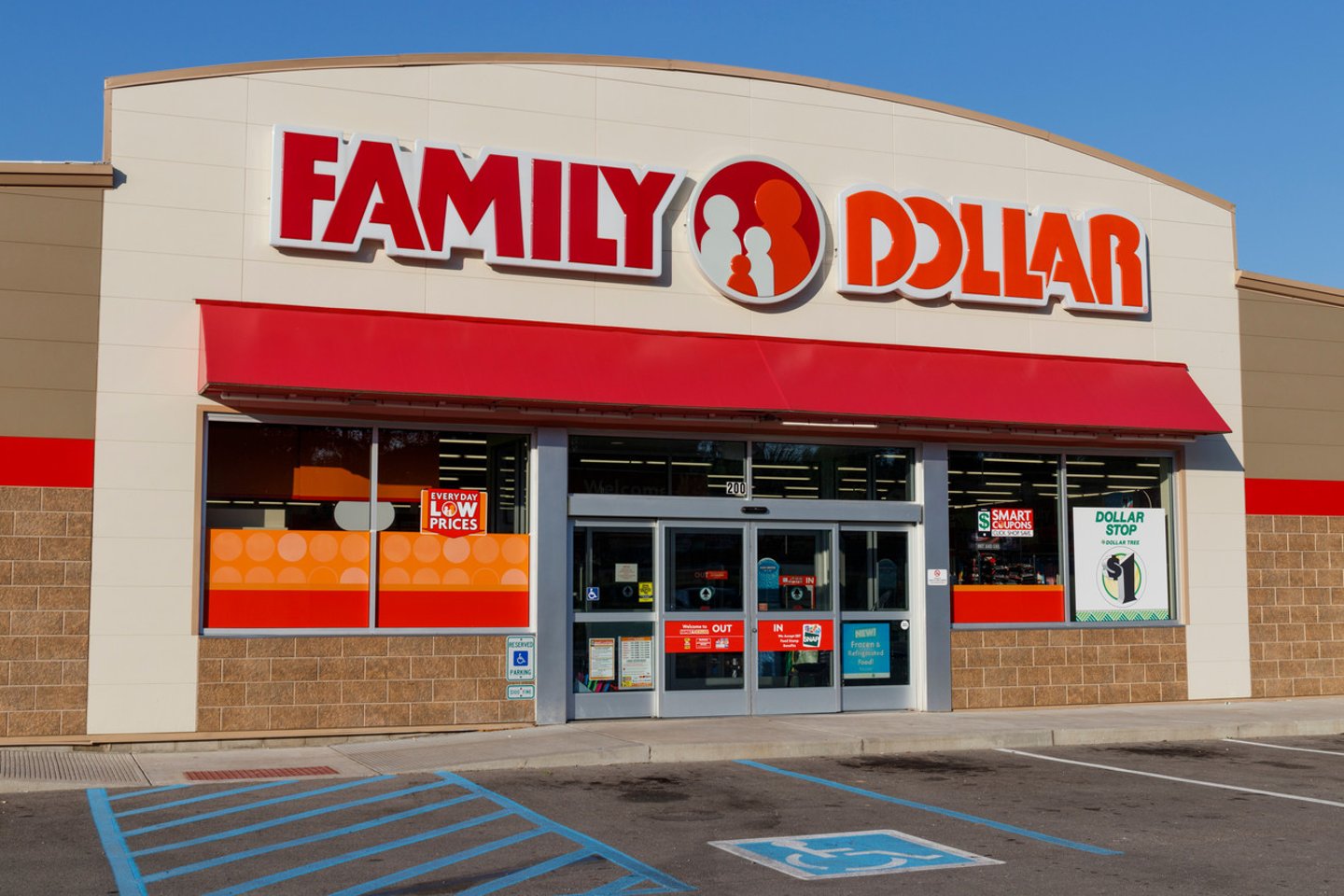 Family Dollar storefront